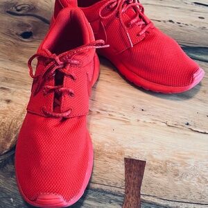 NIKE rare Roshi Run Red Sneakers Womens 8; Youth 6.5 Preowned